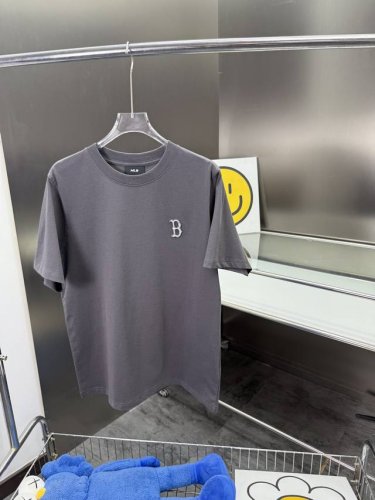 mlb官方 男女情侣大Logo时尚休闲运动短袖圆领T恤25夏季新款 顶级本版 面料定制定染，前面小Logo银线刺绣，后背镂空大标烫金设计更加超酷有形，每一件都彰