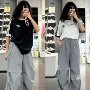 新款上新 Adidas2025年夏季新款情侣款三条杠织带条设计三叶草小三叶经典刺绣Logo短袖T恤！情侣款男女同款宽松版型！阿迪达斯三叶草男女透气短袖圆领休闲短