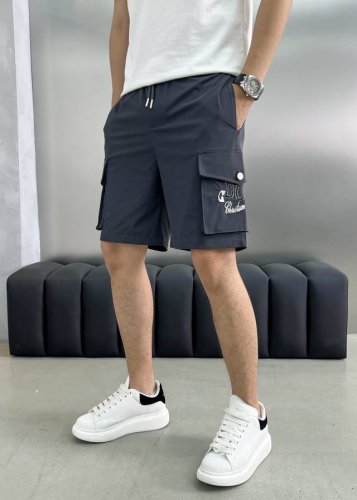dior 迪奥 2025春夏新款 工装多口袋设计短裤 高端版本！专柜定制面料 透气舒适度高，细节无可挑剔，品牌元素设计理念，体现高品质。手感细腻柔软！呈现休闲裁