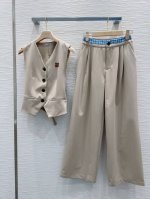 Miu Mi* 2025Ss新款 限定系列 设计感拉满的绝绝子套装 简约老钱风 时髦低调气质又奢华高级 版型百搭不挑人 做工品质看细节 白富美必入 强烈推荐 S