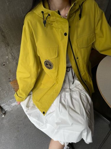 P470 原版Ne 2025早春新款时尚工装章仔冲锋衣，独家定制 腰间有抽绳 收发自如，工装口袋设计款 刺绣魔术贴章仔 ，谁穿谁好看的一款 版型显瘦 上身巨赞
