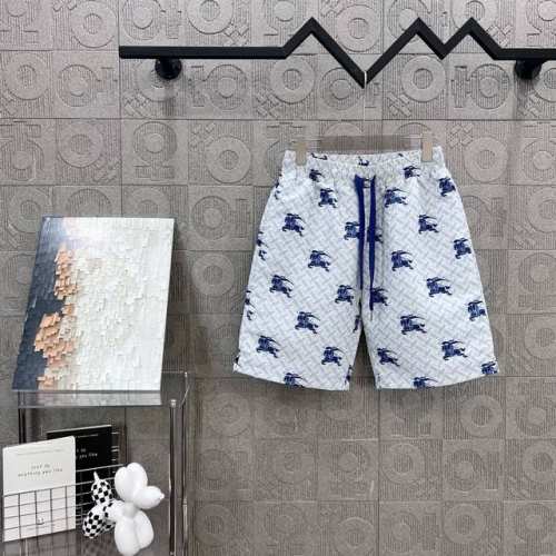 P130 隔天到 Burberry 巴宝莉 爆款满印Tb战马 2025Ss新款速干沙滩裤，定制面料采用威化布织法，超高端针织工艺，版型紧致立体，定制裤绳五金质感