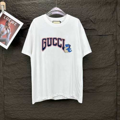 春夏新款Gucci古驰限定款新款图案Logo字母印花休闲情侣宽松短袖T恤，Oversize宽松版型，精梳纯棉爽滑手感，纯棉不起球不起毛，男女同款！ 颜色：黑色