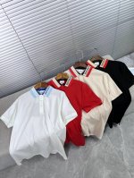 巴宝莉翻领短袖 高端短袖T恤首发衣橱里不可或缺的百搭利器 市面罕见类型 采用客供120支丝光珠地纯棉面料 柔软亲肤 环保刺绣Logo工艺自带辨识度 标榜身份 内