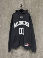 Balenciga Blcg 巴黎世家01号25Ss新款球衣帽衫连帽卫衣 顶级版本 采用进口印花贴布刺绣工艺，工艺极其复杂 Os版型 轻奢主义 男女日常通勤穿搭