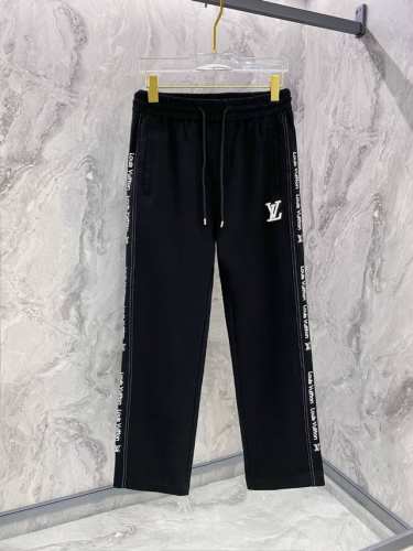 lv# 2025 铜氨丝莫代尔空气层春夏休闲裤子 美学的焕新诠释,演绎浓郁的格调型时尚风范,细节感和设计感强悍.经典品牌标识做为色彩搭配,演绎经典的品牌时尚,为