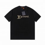 Lv路易绣花新款短袖 ，高品质尼龙滑爽纯棉洗水面料，前后幅高端绣花、还原特殊工艺带来的潮流，官网同步，定制定染 ，面料舒适柔软，三标齐全 非市场普通版本 随意对