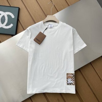 专柜还原顶级复刻版 巴宝莉Burberry 新春新款战马贴布绣圆领纯棉经典版型T恤短袖 b家极简版型T恤 左下摆品牌字母 战马贴布绣设计 别出心裁 经典时间 不