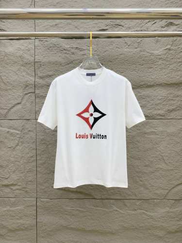 sslv纯棉最新面料经典标识图案Logo时尚简约潮流短袖，最顶级的品质专柜原单短袖，顶级制作工艺进口面料，专柜款独特设计，采用进口高端订制面料。官网在售！面料版
