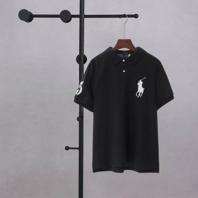 拉夫劳伦polo图案 翻领胸口大标刺绣短袖 p价 码数 S M L Xl 颜色 黑色 白标 夏日型格必备 拉夫劳伦翻领短袖 经典与质感的完美融合 低调奢华以标志