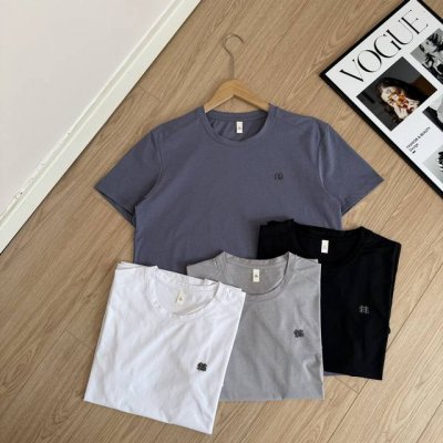 kolon Sport 可隆 四色基础硅胶Logo 短袖T恤 经典基础款短袖T恤，从面料、工艺到细节处理，处处体现品质与舒适的完美结合。 选用高支数棉料，触感柔