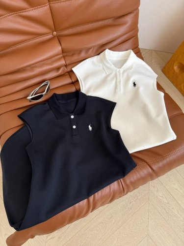 25Ss新品 小马刺绣翻领polo连衣裙 宽肩小飞袖设计 修饰肩线遮住手臂肉肉 日常休闲款 一件式懒人穿搭 轻松Get到的慵懒时髦 直筒版型非常藏肉 各种身材随