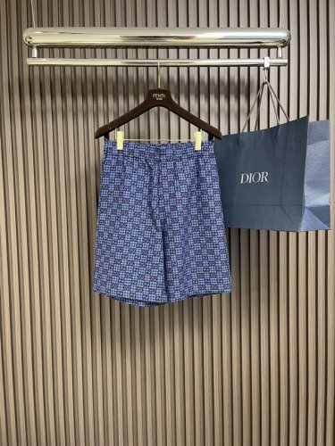 Gucci 2025Ss新款短运动裤，此款采用Vichy棉毛混纺提花面料打造，更显精致格调。松紧腰带设计，两个侧袋和两个后袋。尺码：S-Xl