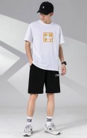 中国李宁新款短袖短裤运动套装！百搭不挑人！ 本款T恤采用纯棉面料！吸汗透气，贴身柔软！ 腰部松紧带抽绳，拉链口袋，运动時候可以放手机钥匙，非常方便！ 上身效果超
