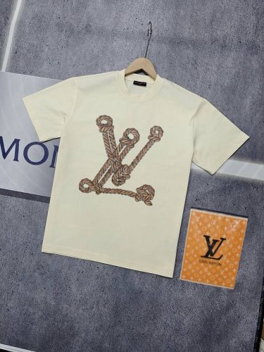 实拍 Nfc芯片感应 Louis Vuitton 路易威登 短袖T恤 Lv 25Ss新款Logo绳结图案印花短袖T恤 男女同款 面料：原版同步330克重双纱10