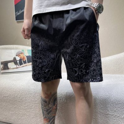 dior迪奥男士沙滩裤 春夏新品 最新款短裤 时尚沙滩裤 做工细节无可挑剔 完美出品 进口机直喷数码印 专柜高科技速干纤维尼龙面料 清爽舒适 型男必备 M-3X