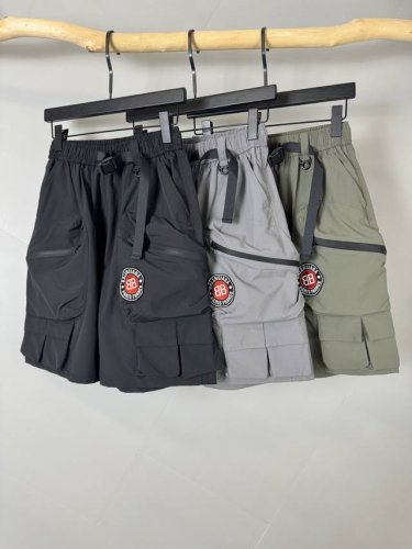 巴黎世家 Balenciaga 2025夏季新款男士休闲短裤 高级定制夏季专用休闲裤透气面料 透气舒适度高 细节无可挑剔 品牌元素设计理念 体现高品质 手感细腻