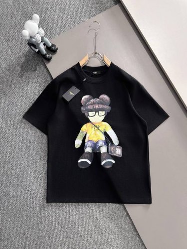 Fendi 芬迪 双Ff 2025春夏款上新 原高版本 Fendi 芬迪胸前彩色大Logo 面料采用270克高密度纯棉 不变形 不缩水 工艺介绍：双线走位 胸前