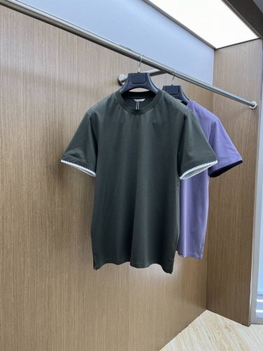 her 高品质 早春新款短袖抢先发售 男士日常出门闭眼搭 高级定制面料短袖T恤 魅力在于创造了简约奢华感的时尚,随意搭配感受英式风格独特气质. 宽松的版型展现出