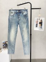 p300。Dolce&Gabbana杜嘉班纳独家专供新款 休闲牛仔裤，高端版本！专柜定制面料 透气舒适度高，细节无可挑剔，品牌元素设计理念，体现高品质。Logo