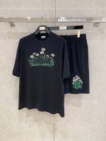 25Ss Burberry 巴宝莉 重磅圆领短袖T恤短裤套装 选用 克双纱平织棉面料打造 立体印花工艺 男女同款 码数 S-Xl 颜色 黑色 白色 花灰色 尺码