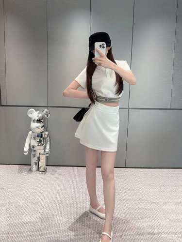 Loewe 罗意威25Ss新款套装 短袖上衣短裙套装 字母图案装饰 版型超正 尺码 S M L S 80-95斤 M95-110斤 L 110-125斤