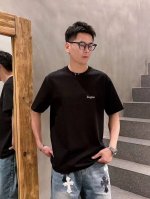 杰尼亚短袖系列 季度 2025春夏 颜色 黑色 白色 石墨灰 尺码: M-3Xl 克重 220克重 成份 100%纯棉 工艺 图案真空云朵贴布刺绣融入了经典元素