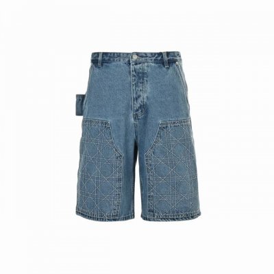 dior 迪奥 24Ss 藤格纹刺绣工装牛仔短裤 原14,500购入，采用定织定染蓝色棉质斜纹面料，面料主要由棉纤维制成，斜纹牛仔面料还具有很好的耐磨性和耐久性