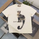 款号 Kc358 高版本 2025新款Gucci古驰狸花猫图案Logo字母印花休闲情侣短袖T恤 独一无二的活性环保面料染色 32支双纱精梳纯棉爽滑手感 纯棉不起
