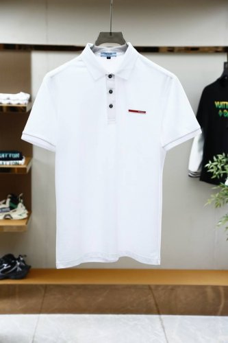 prada普拉达- 重磅推荐！2025春夏新品 专柜在售 时尚高端男装Polo-胸前Logo个性时尚 进口顶极高密度丝光珠地，极为亲肤舒适 摸上去非常的细腻，质