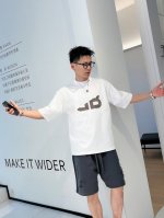 p270巴黎世家 2025春夏新款首发专柜最新款短袖圆领T恤 官网同款 高端订制 设计前卫时尚！品牌Logo重工艺设计 高端定纯棉面料.手感柔软.穿着舒适.专柜