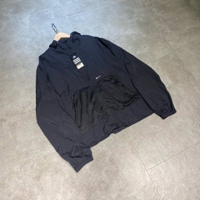 adidas阿迪达斯 黑武士高品质皮肤衣绣标凉感薄款大口袋网眼皱感透气面料冲锋衣连帽运动拉链机能落肩外套情侣款 Color: 黑色 Size: M-Xl M 胸