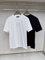 Lv 2025早春 最新款短袖T恤，原标 定制面料，手感柔软，穿着舒适，做工精细.上身效果无敌帅气， 码数 S-2Xl