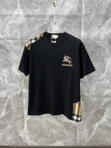 Burberry巴宝莉 2025Ss春夏高品质情侣款短袖T恤 甄选高克重纯棉面料 工艺品级别 辅料顶真 车线做工符合精品要求 超级好搭配 落肩款 品质及剪裁设计