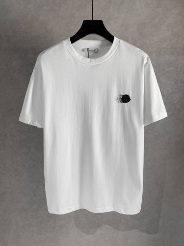 高品质 Moncler 蒙口 微标渐变印花短袖T恤 ，纯棉双纱面料，定制原版章仔 渐变印花工艺 宽松版型、全套辅料配备 面料柔软实厚三标齐全，男女同款 码数 X