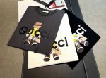 100 Gucci~2025年新款春夏丝光棉200克重短袖T恤上新：Gucci新款搭配印花卡通图案工艺结合硅胶字母经典的Logo图案不失重，有年轻视觉效果感！是