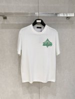 高版本 Lv2025新款经典圆领短袖 时尚百搭经典元素打造精致工艺专柜面料 顶级元素融合打造 经典短袖3标齐全 潮男时尚 无论是上身舒适度还是都是无可比拟的存在