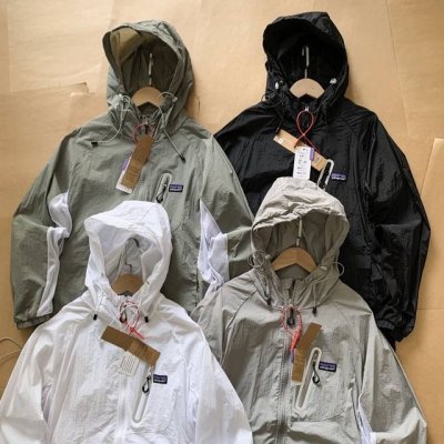 patagonia巴塔哥尼亚户外情侣超薄拉链连帽防晒皮肤衣防晒衣露营必备神器 巴塔防晒衣真的太香B1161了！颜值与功能性集为一体！面料采用尼龙防撕裂材质，Dw
