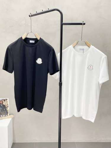 P200。Moncler蒙口独家专供新款原单男士休闲春夏短袖 高端定制 高端版本 时尚百搭爆款进口面料 手感超柔软细腻 穿着亲肤舒适 高端精品 代工厂精细做工