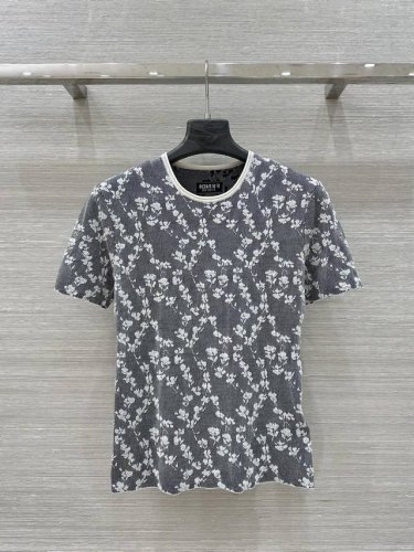 高版本出 独家首发 原单品质，Fe25春夏新品，立体纤维蕾丝提花效果针织短袖上衣！定制纱线细腻柔软的手感无敌赞！原版全定位提花工艺蕾丝图案时髦大方！气质圆领优雅