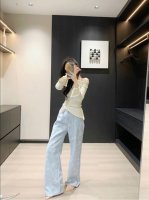 Chane*25Ss早春新款 浅色提花满印直筒牛仔裤丨高版出品！采用进口纯棉老花金丝面料 质感柔软舒适 浅色色系很适合春夏~ 超级显贵气的一款 直筒版型视觉感更