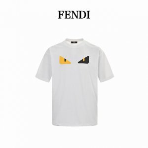 Fendi 芬迪 经典小怪兽胶皮眼睛短袖 夏季新品 小怪兽眼睛压胶印花圆领短袖T恤 下角加小扣子 后背硅胶字母Logo 定制32支280G纯棉面料，手感非常舒服
