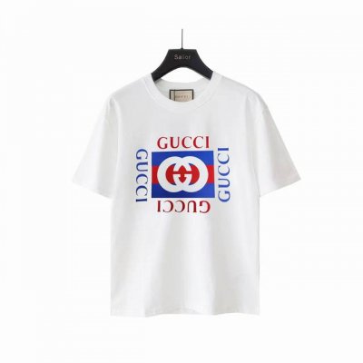 实拍细节图+尺码表 gucci 古驰 方块字母双Glogo短袖T恤 选用客供定制针织100%纯棉面打造,面料手感细腻 厚实有质感的纯棉布 高密度的机织工艺 如棉