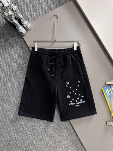 马吉拉 Margiela Mm6 2025新款 轻奢主义 经典数字刺绣 后开袋印花Logo 男女日常通勤 穿搭必备 休闲短裤 定制毛圈面料 进口机刺绣工艺 腰标