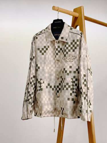louisvuitton 路易威登 2025Ss早春新品 棋盘格限定款轻薄款休闲外套，经典棋盘格印花，春夏季个性套装，时尚都市百搭款，必备神器，超薄超柔材质面料