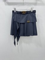 Valentin*25新款不规则百褶短裙 少女知识分子时髦风穿搭！搭配V字母腰带 版型上身绝绝子！复古风甜妹穿搭！内含安全裤防走光 可甜可盐版型百搭不挑人！做工
