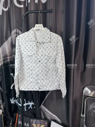 oc-705 Louis Vuitton路易 威登 Lv Ss21新款满印提花牛仔外套夹克 定制定染老花图案提花牛仔面料 重工水洗 上身柔软舒适 大厂做工 袖口
