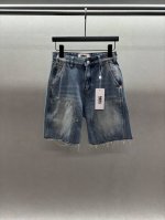 2680 Spring And Summer ！马吉拉双兜贴布中裤， 百搭性超强，休闲又帅气， 进口牛仔面料，手感柔软， 上身帅气有型！ 三码！