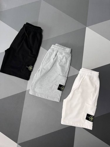 石头岛毛圈纯棉松紧腰五分裤短裤，男女同款，都可驾驭，尺码S~Xl。 大身毛圈的面料，纯棉质地，透气不闷，不黏肤，上身超级好看。侧边徽标，有辨识度又极具质感。天渐
