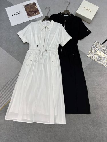 P380高品质Dio* 25Ss新款方领连衣裙 上翻袖子搭配纽扣 松紧收腰设计 小蜜蜂刺绣装饰 高品质 两色三码Sml
